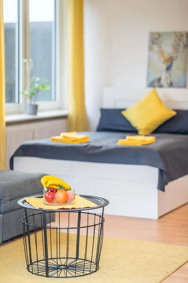 Beautiful Apartment For 9 With 2 Bedroom & Cosy Kitchen Hamburg 0*,  Deutschland