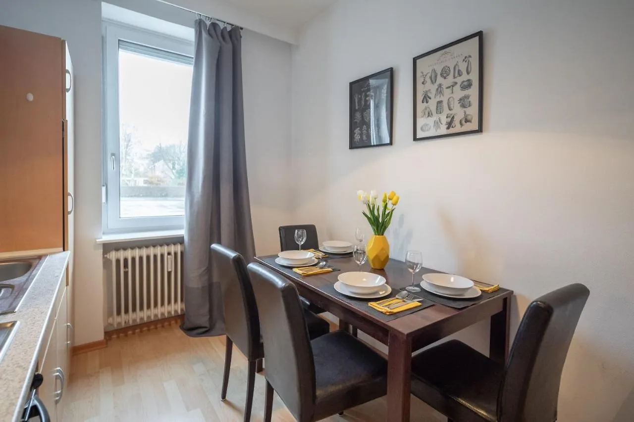 Beautiful Apartment For 9 With 2 Bedroom & Cosy Kitchen Hamburg