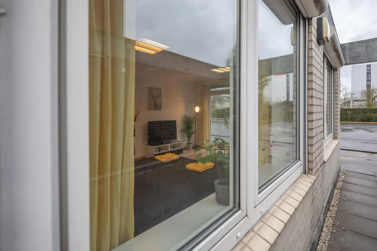 Beautiful Apartment For 9 With 2 Bedroom & Cosy Kitchen Hamburg