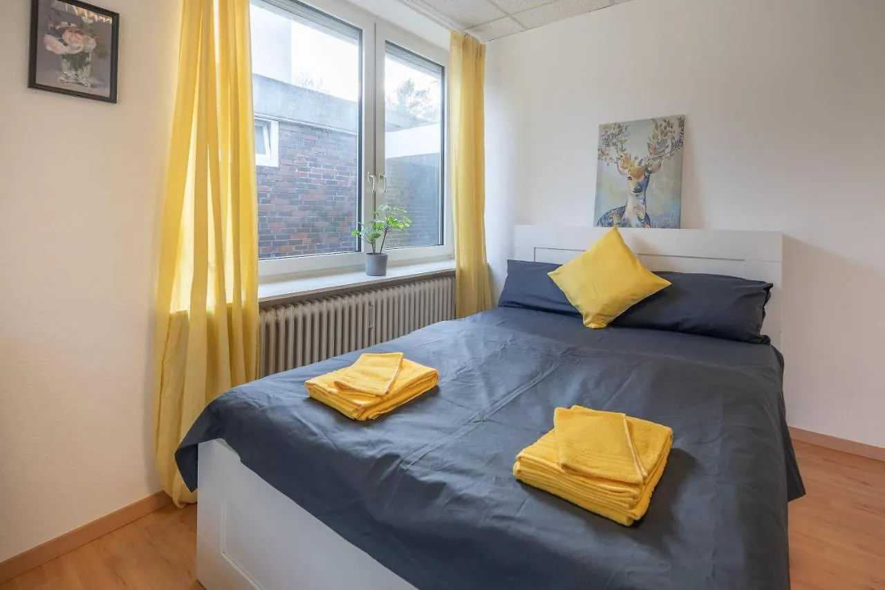 Beautiful Apartment For 9 With 2 Bedroom & Cosy Kitchen Hamburg